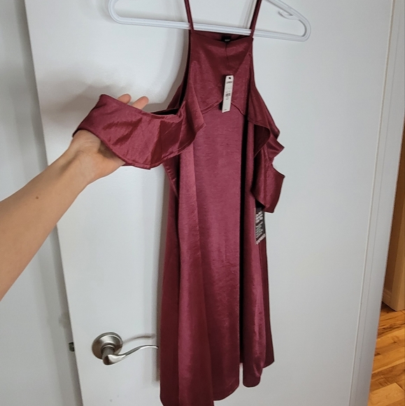 Express scallop dress - Picture 9 of 17